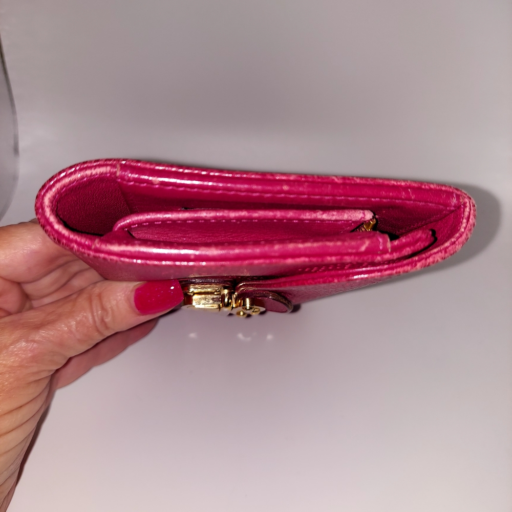 LOUIS VUITTON 2017 Mahina Leather Amelia Wallet, Grenat Red Pink - Picture 10 of 13